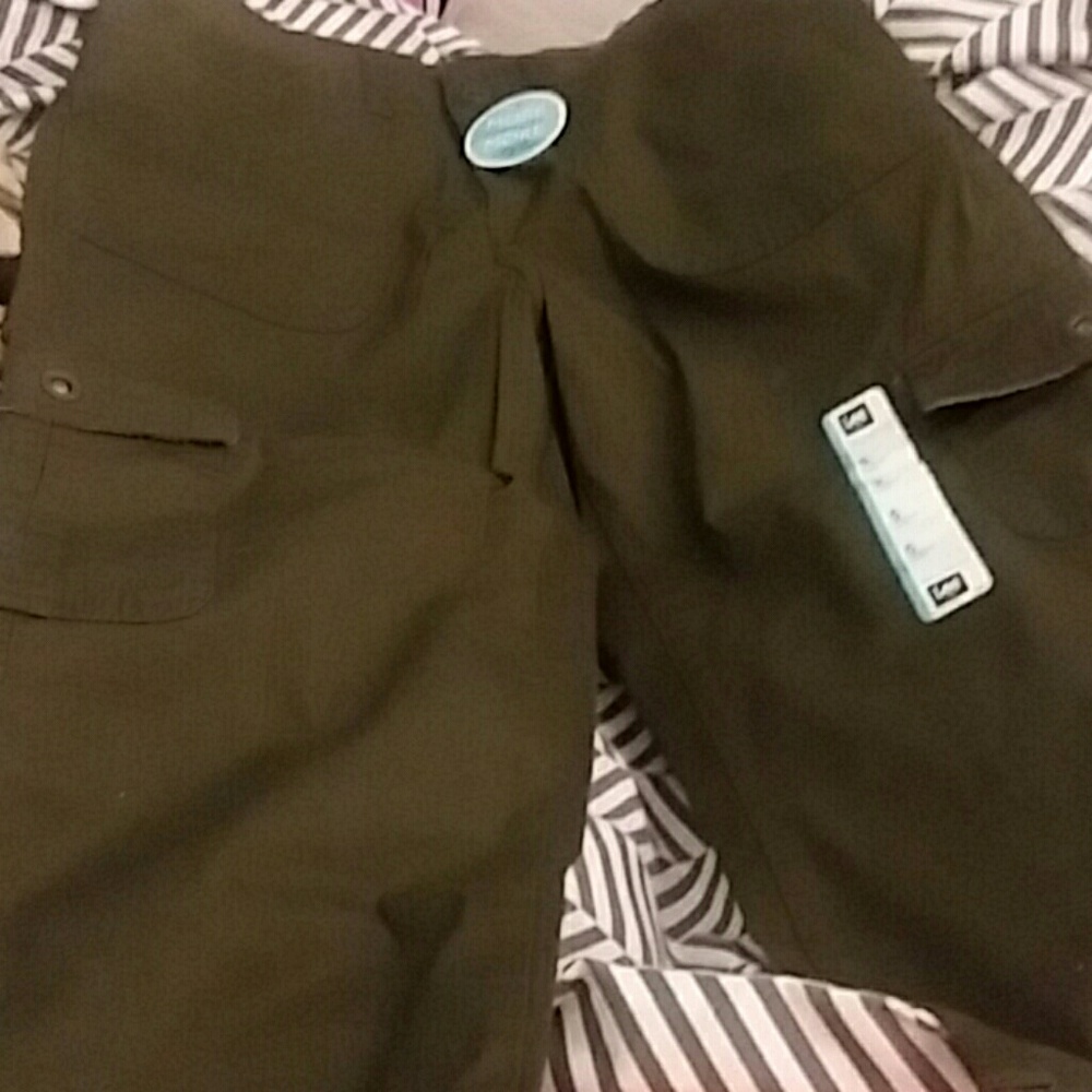 Lee Relaxed Capris *Flash Sale*